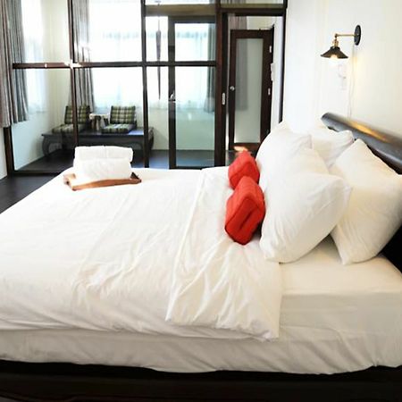 Nawa Saraan Hotel Чиангмай Екстериор снимка