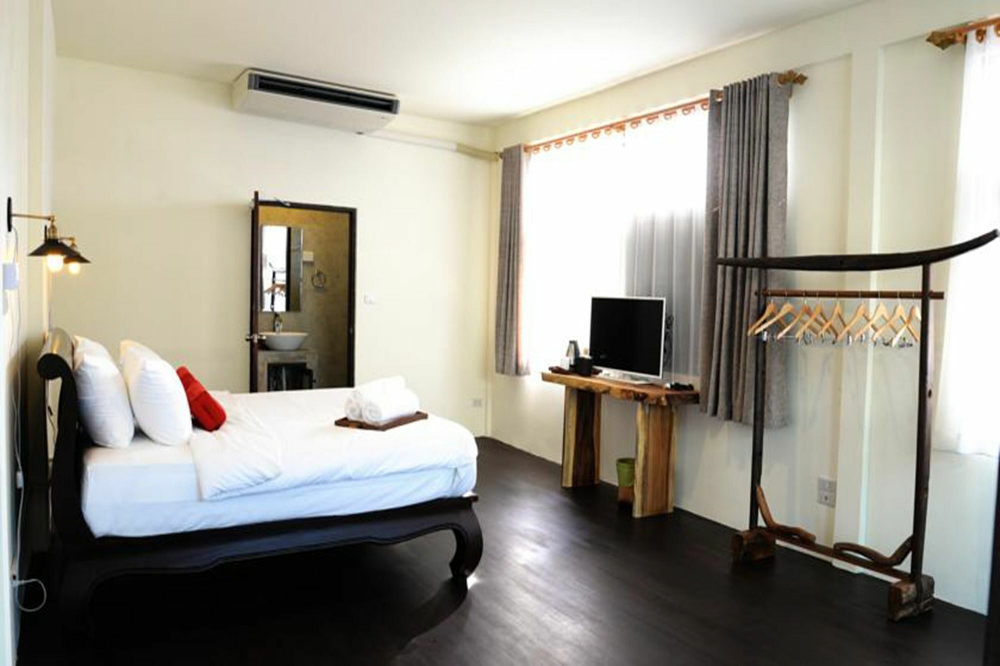 Nawa Saraan Hotel Чиангмай Екстериор снимка