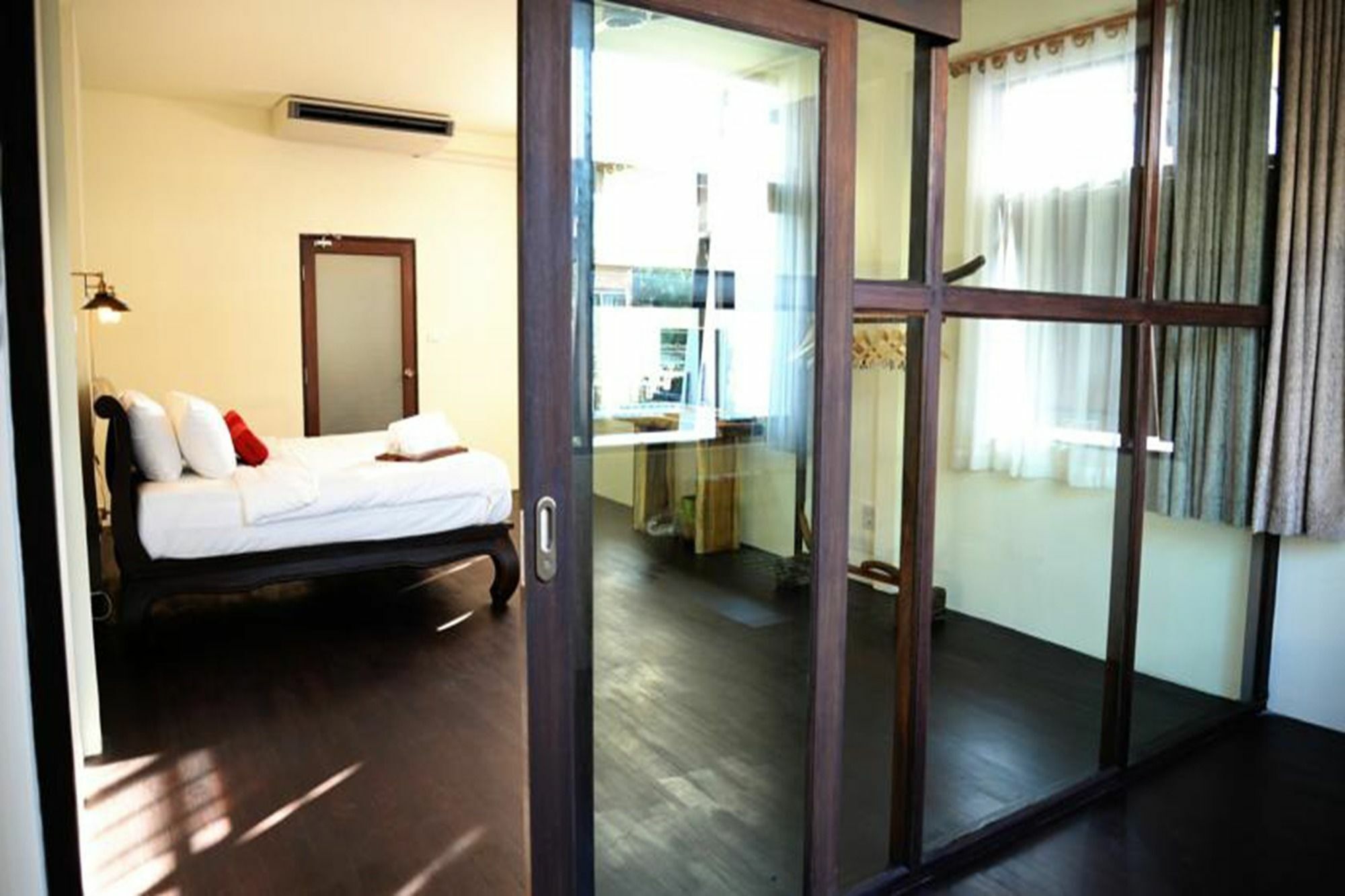 Nawa Saraan Hotel Чиангмай Екстериор снимка